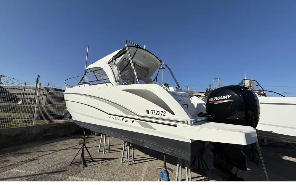 slider 13 Beneteau Antares 7 OB
