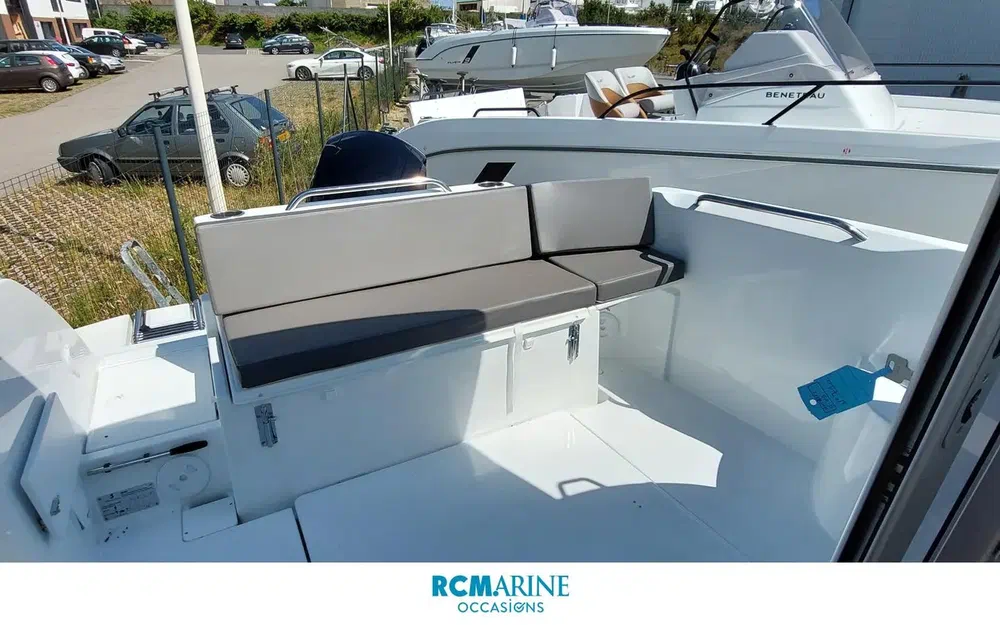 slider 4 Beneteau Antares 7 OB