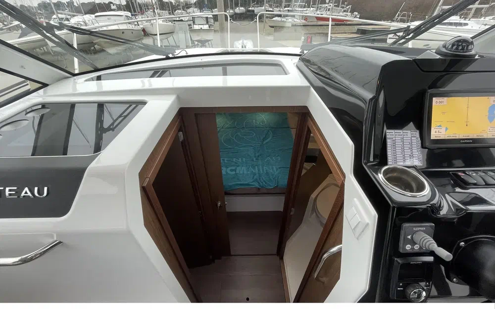 slider 14 Beneteau Antares 9 OB