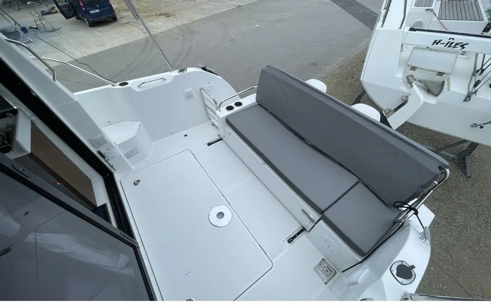 slider 4 Beneteau Antares 9 OB