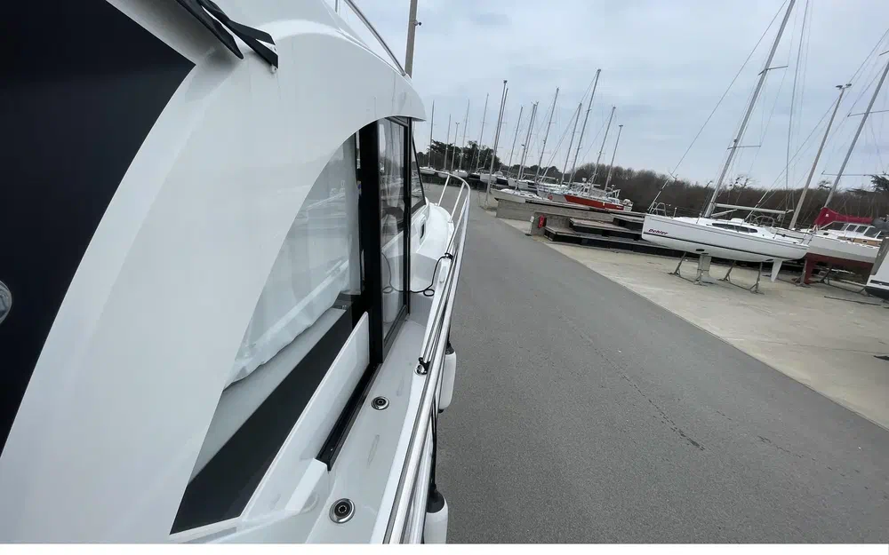 slider 7 Beneteau Antares 9 OB