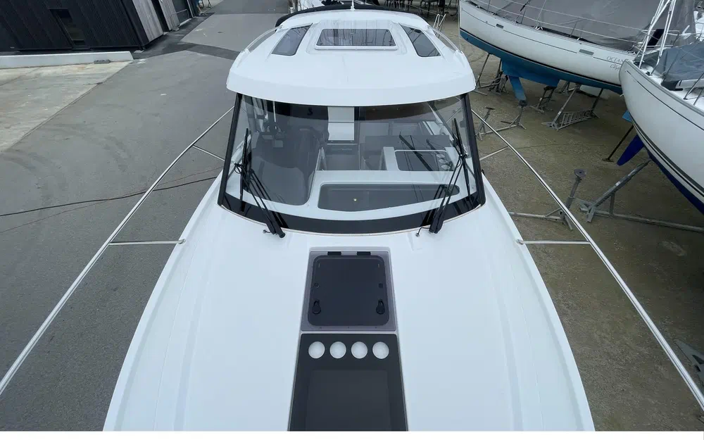 slider 8 Beneteau Antares 9 OB