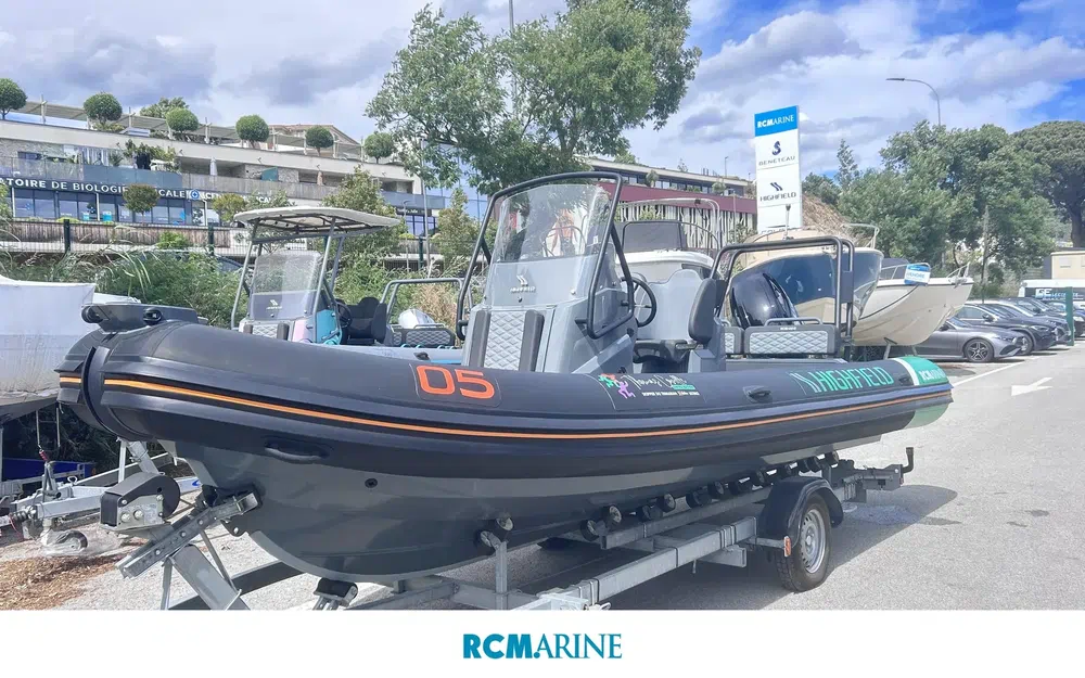 slider 8 Highfield Patrol 660