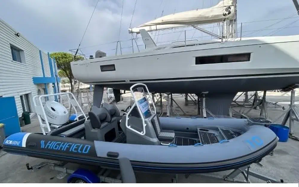 slider 10 Highfield Patrol 660