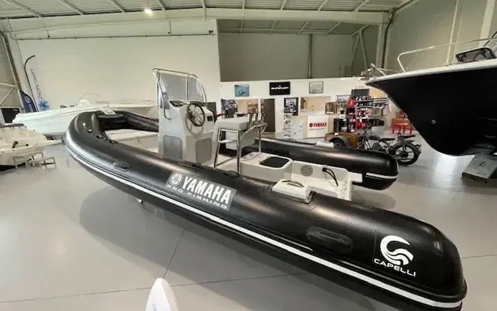 slider 0 Capelli Tempest 560 Fish