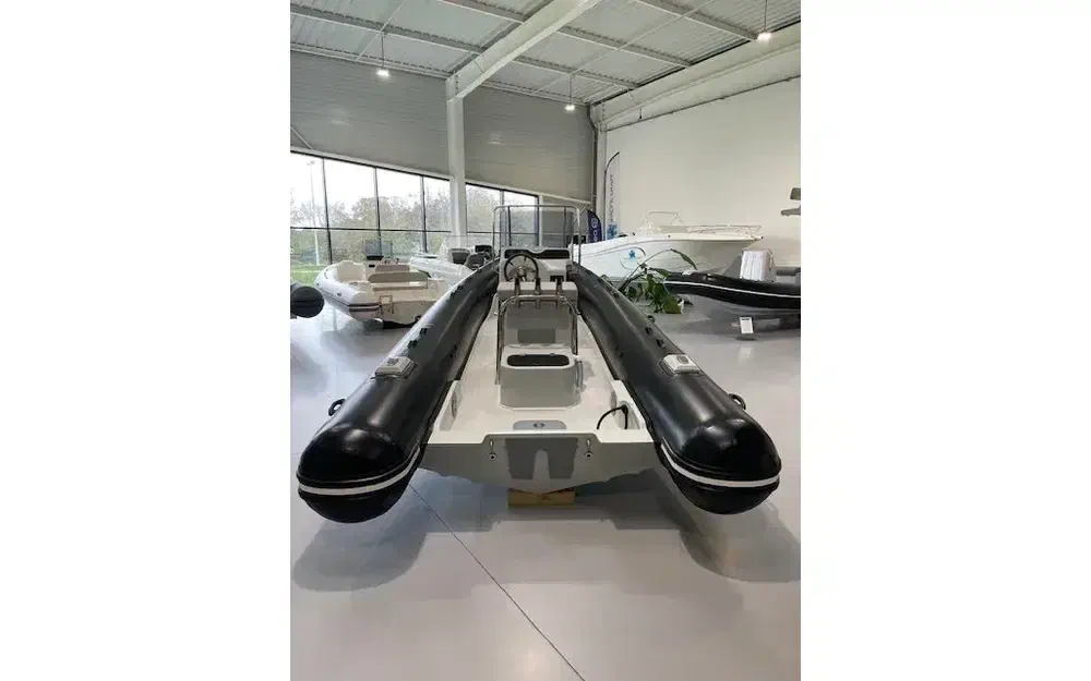 slider 3 Capelli Tempest 560 Fish
