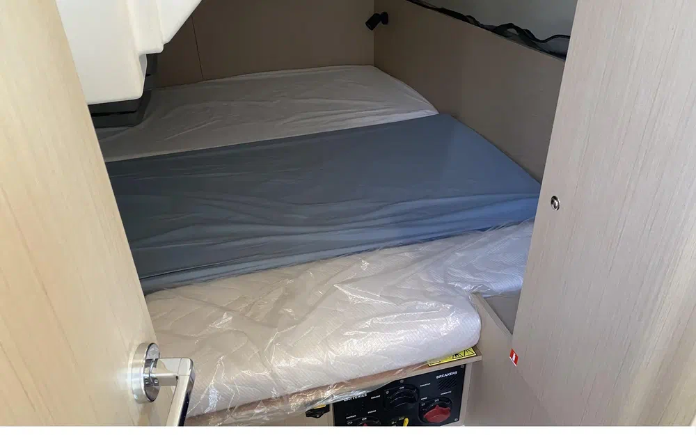 slider 9 Beneteau Oceanis 38.1
