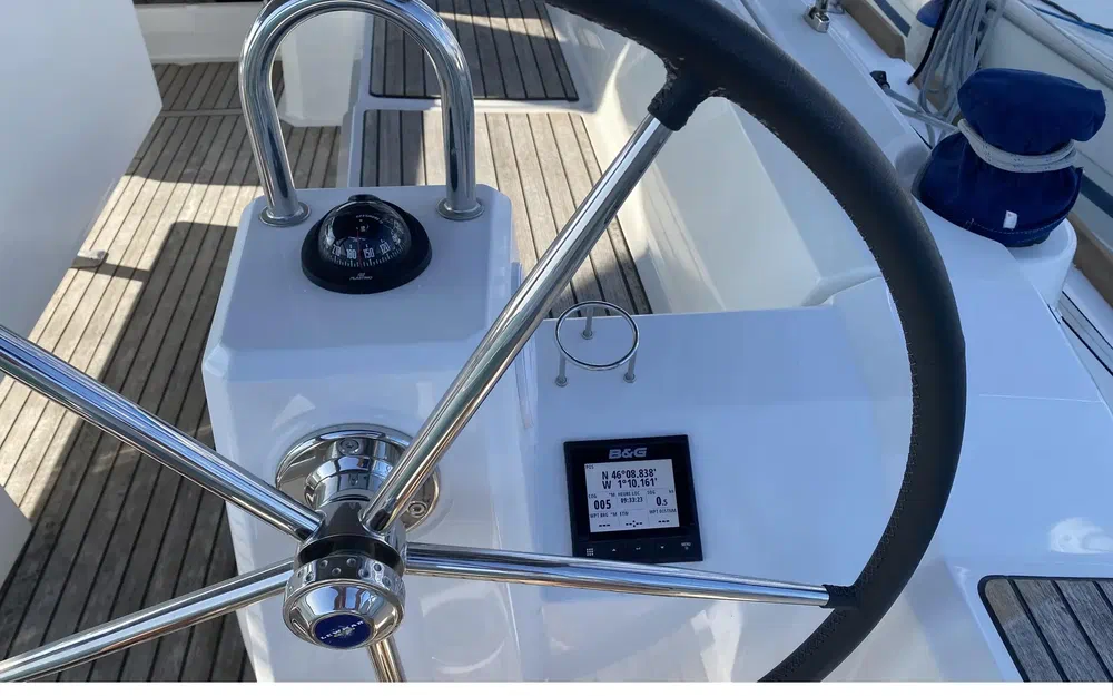 slider 16 Beneteau Oceanis 38.1