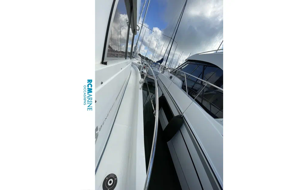 slider 12 Beneteau Antares Serie 9