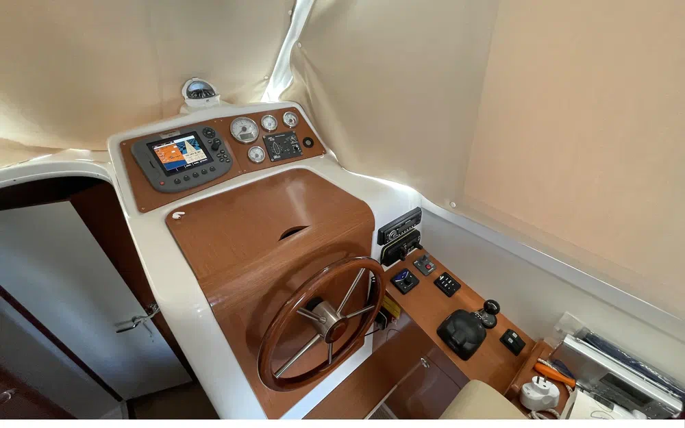 slider 7 Beneteau Antares Serie 9