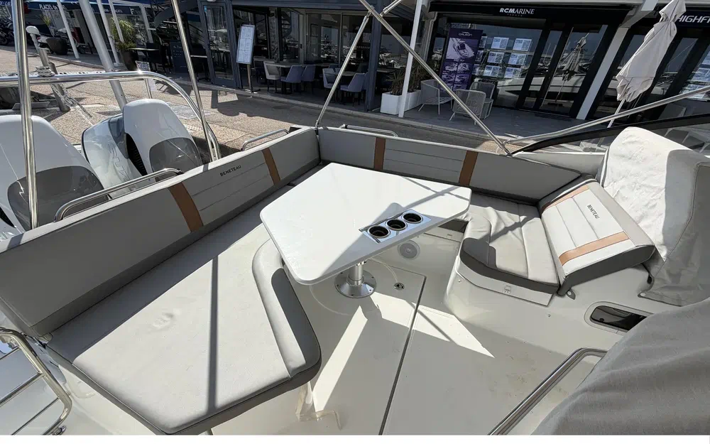 slider 14 Beneteau Flyer 10