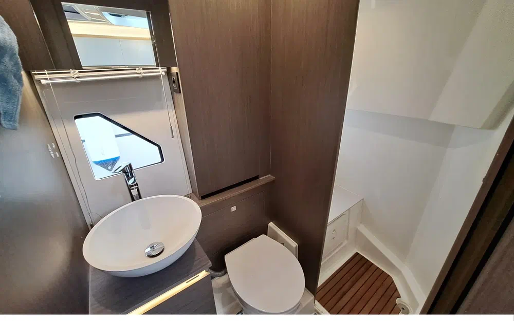 slider 16 Beneteau Gran Turismo 36