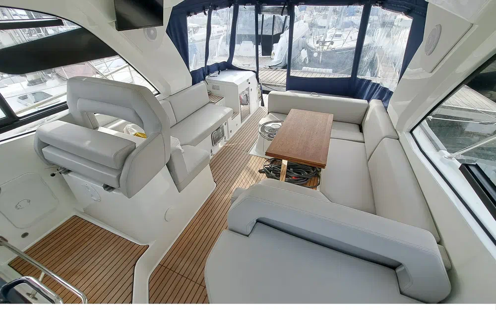 slider 8 Beneteau Gran Turismo 36
