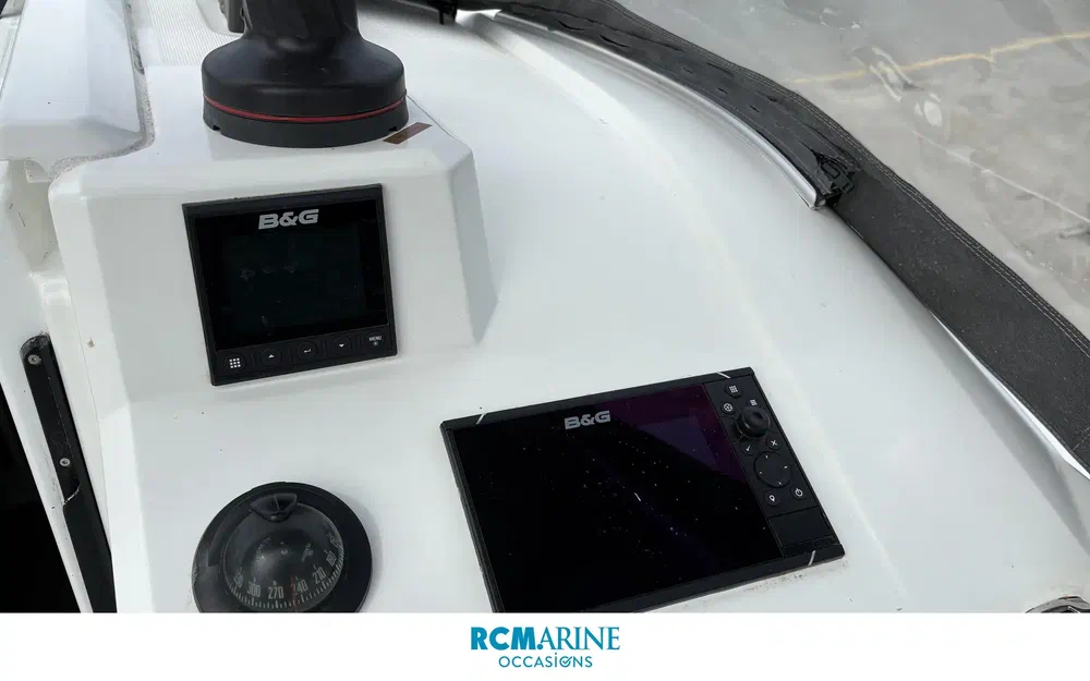 slider 5 Beneteau Oceanis 30.1