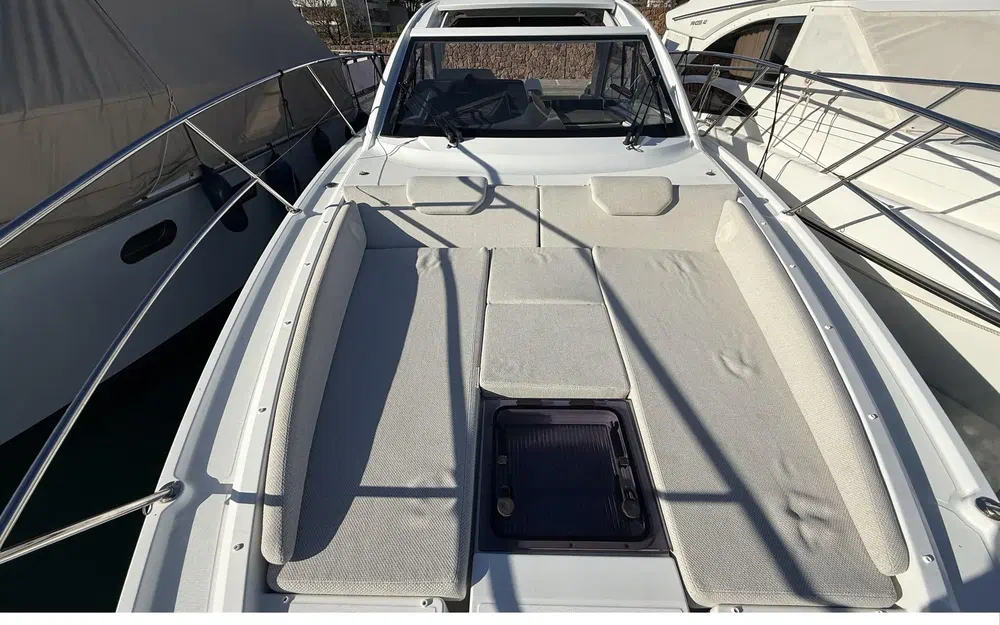 slider 9 Beneteau Gran Turismo 36