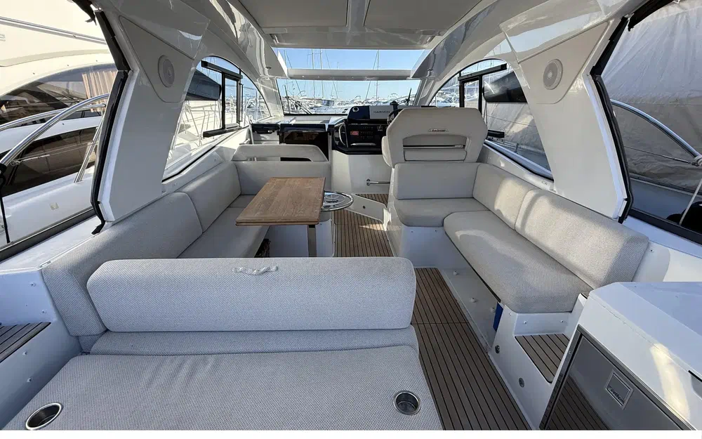 slider 2 Beneteau Gran Turismo 36