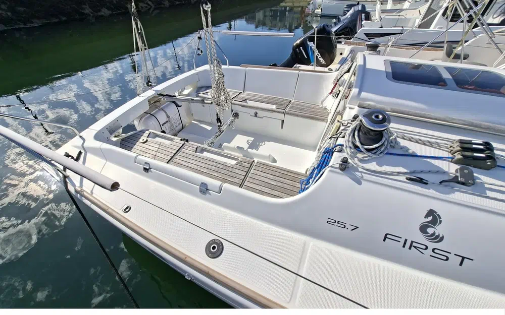 slider 1 Beneteau First 25.7 S