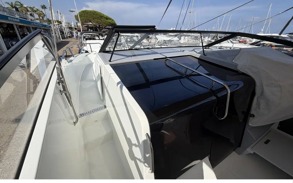 slider 9 Beneteau Flyer 10