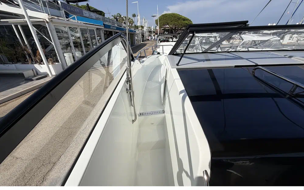 slider 10 Beneteau Flyer 10