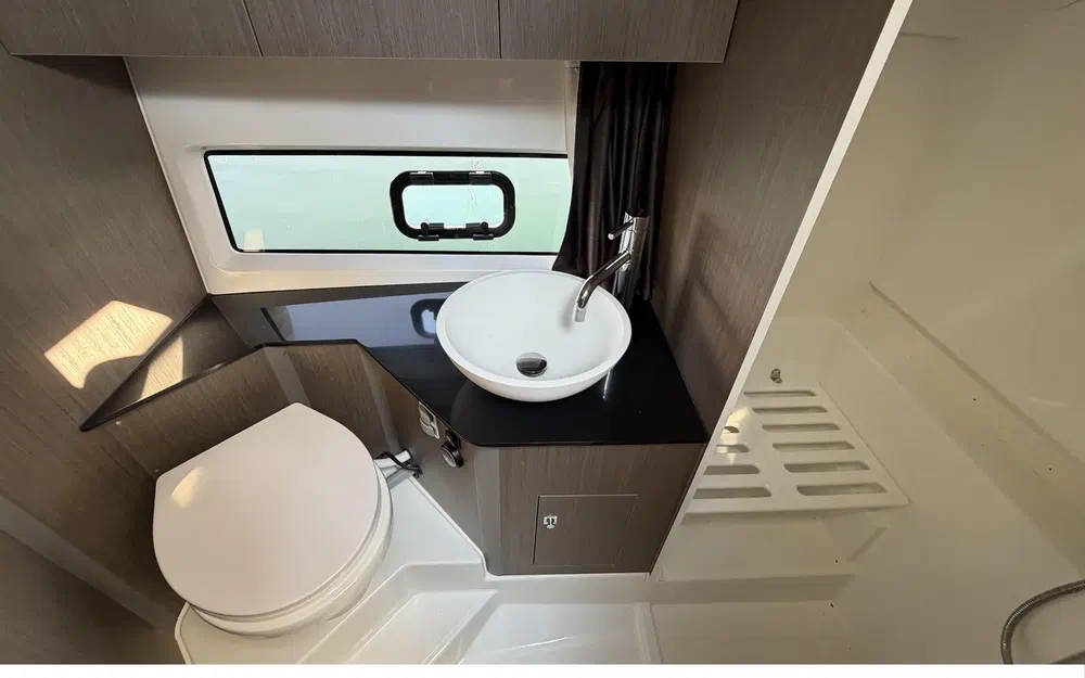 slider 33 Beneteau Flyer 10