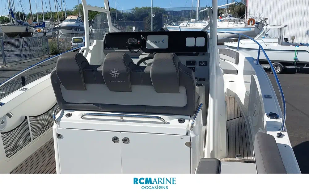 slider 19 Jeanneau Cap Camarat 9.0 CC