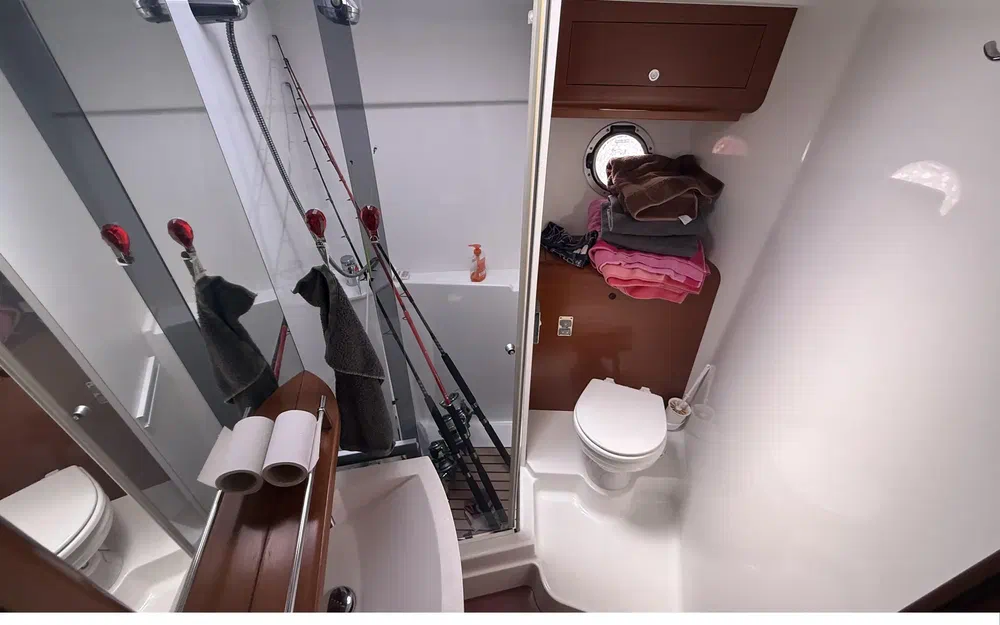 slider 9 Beneteau Monte Carlo 42
