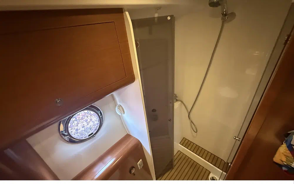 slider 14 Beneteau Monte Carlo 42