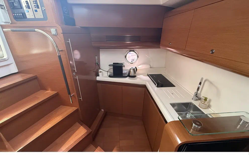 slider 7 Beneteau Monte Carlo 42