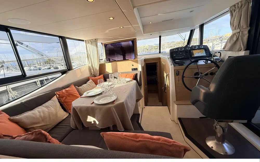 slider 10 Beneteau Swift Trawler 48