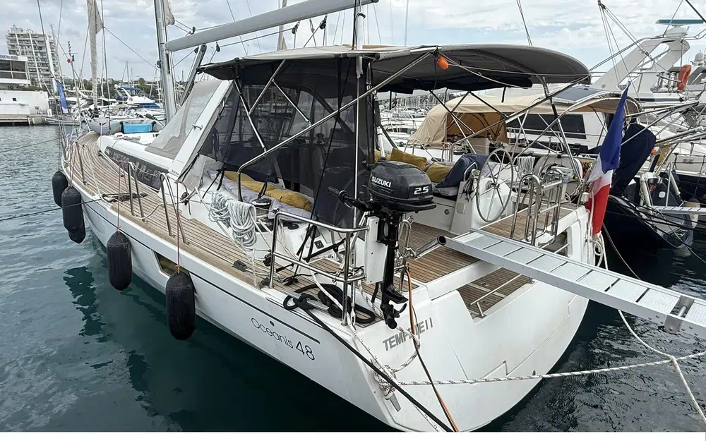 slider 1 Beneteau Oceanis 48