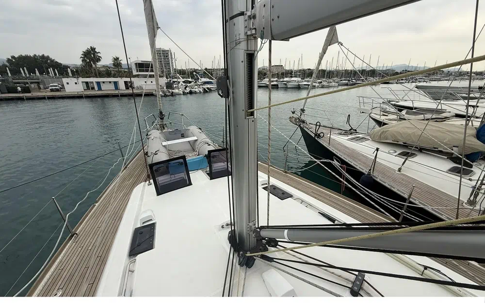 slider 8 Beneteau Oceanis 48