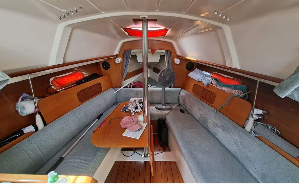 slider 10 Beneteau Oceanis 281