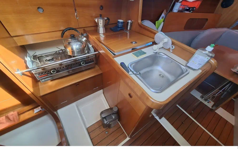 slider 12 Beneteau Oceanis 281