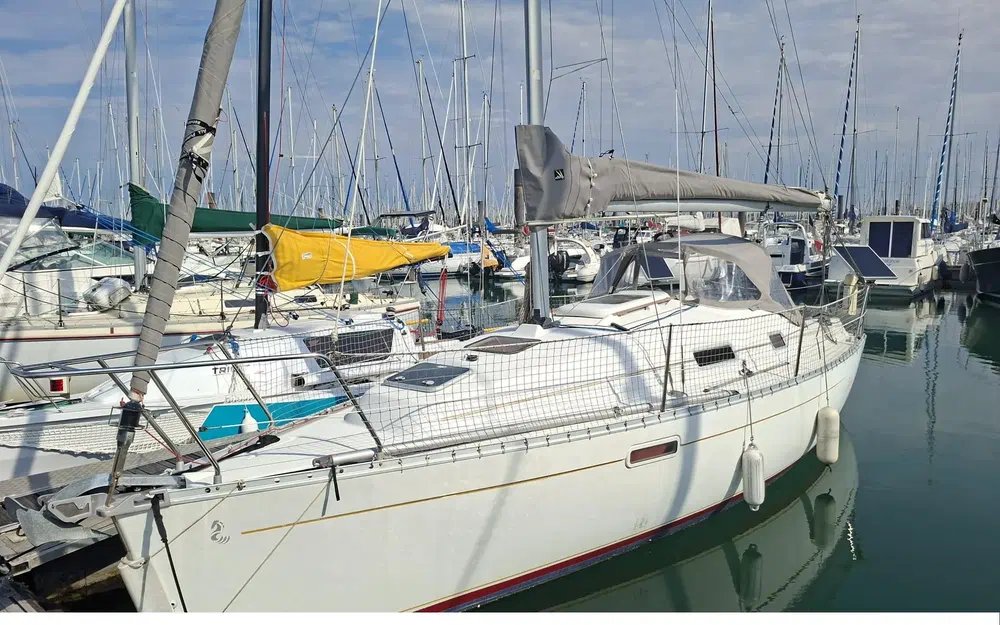 slider 1 Beneteau Oceanis 281