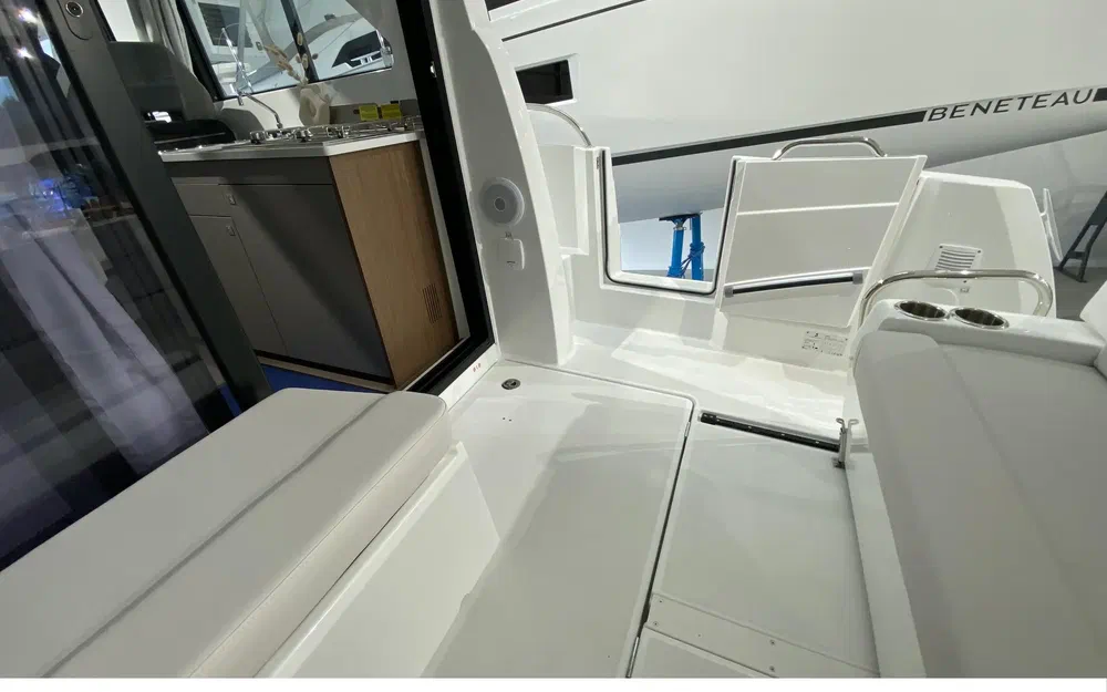 slider 12 Beneteau Antares 9 OB Antares 9 V2