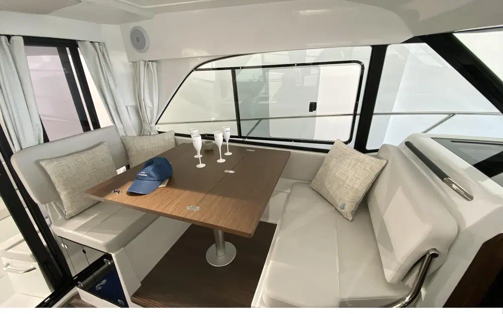 slider 2 Beneteau Antares 9 OB Antares 9 V2