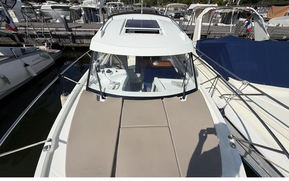 slider 11 Beneteau Antares 8 OB V2