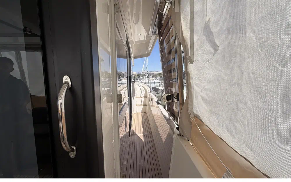 slider 21 Beneteau Swift Trawler 48