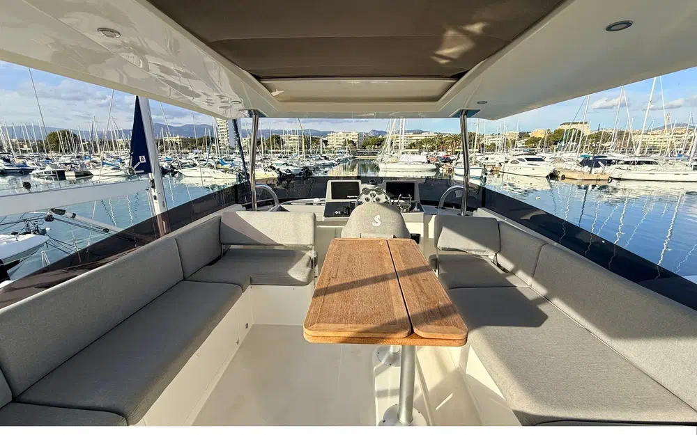 slider 34 Beneteau Swift Trawler 48