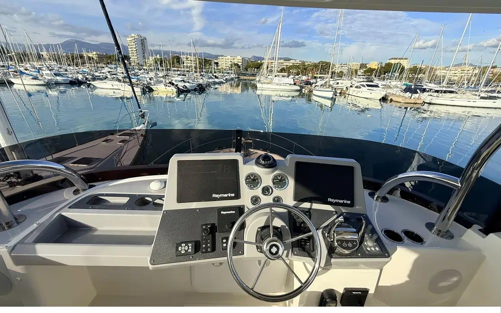 slider 36 Beneteau Swift Trawler 48