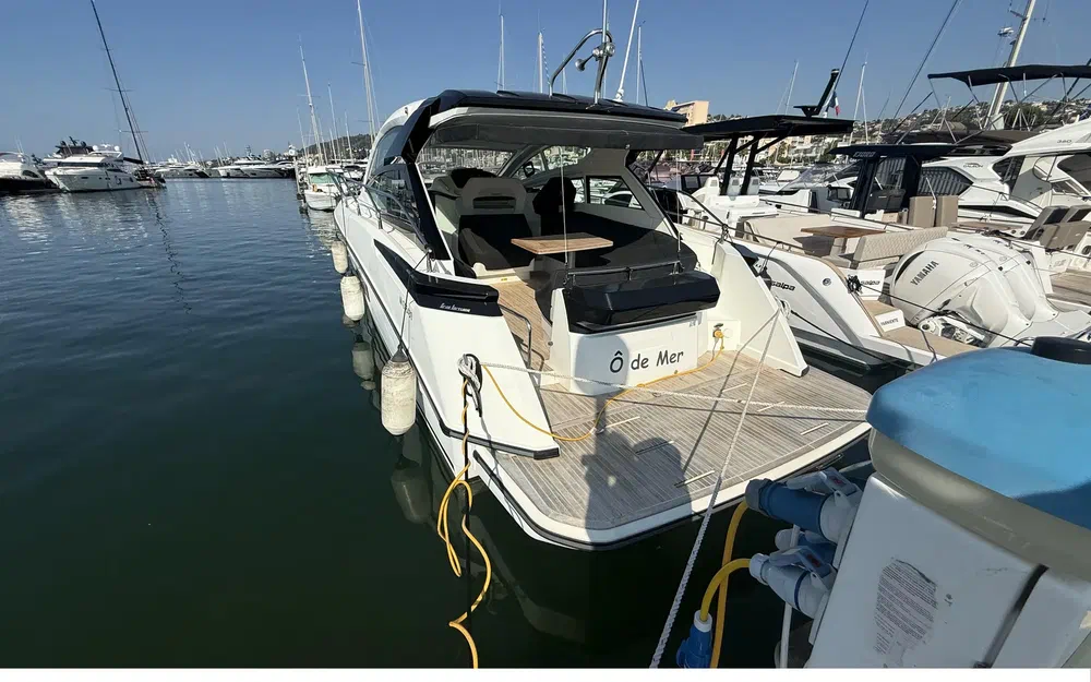 slider 0 Beneteau Gran Turismo 40