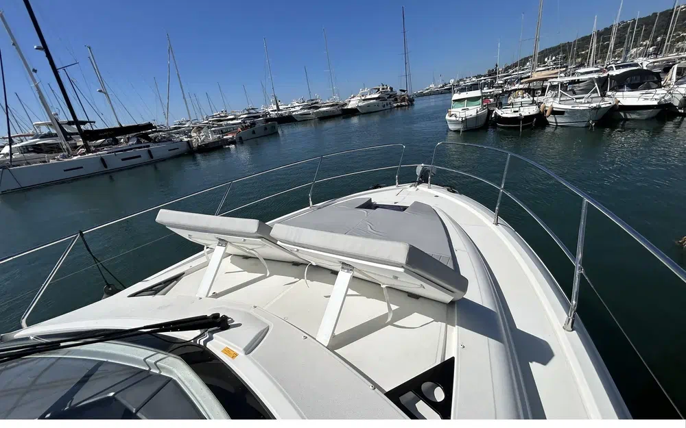 slider 10 Beneteau Gran Turismo 40
