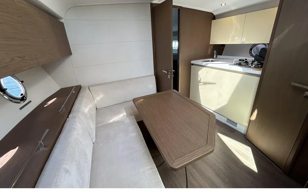 slider 11 Beneteau Gran Turismo 40