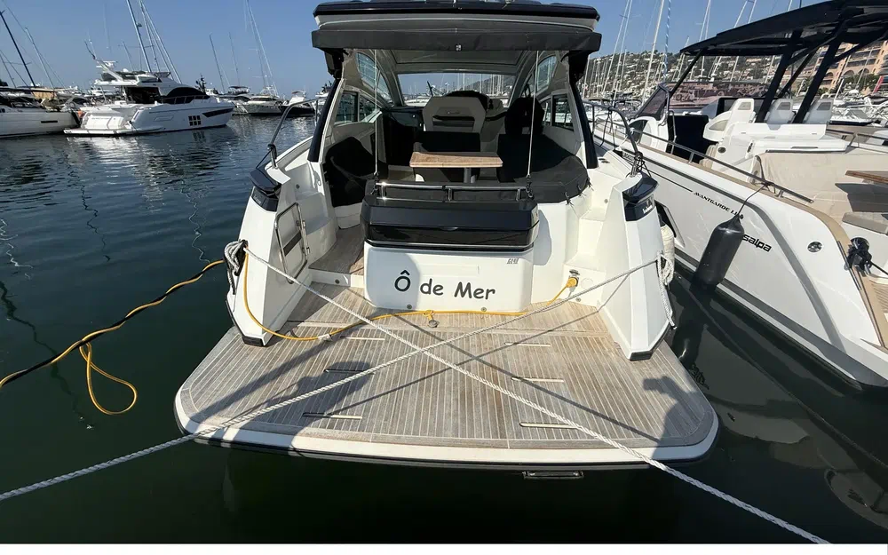 slider 1 Beneteau Gran Turismo 40