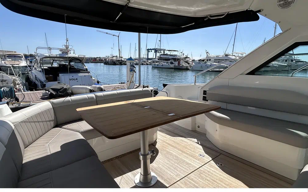 slider 4 Beneteau Gran Turismo 40