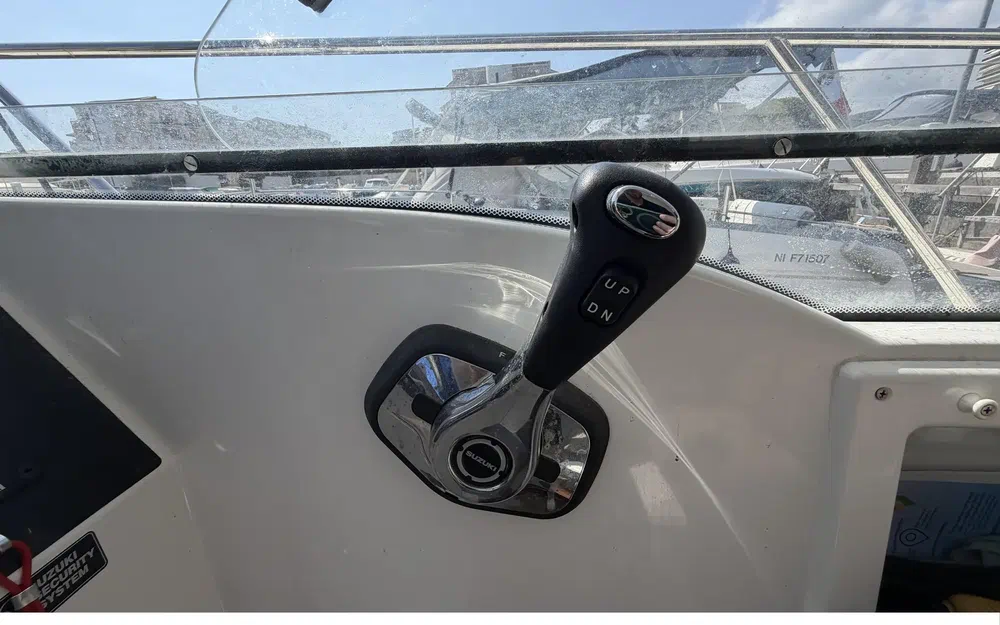 slider 16 Beneteau Antares 8 OB V2