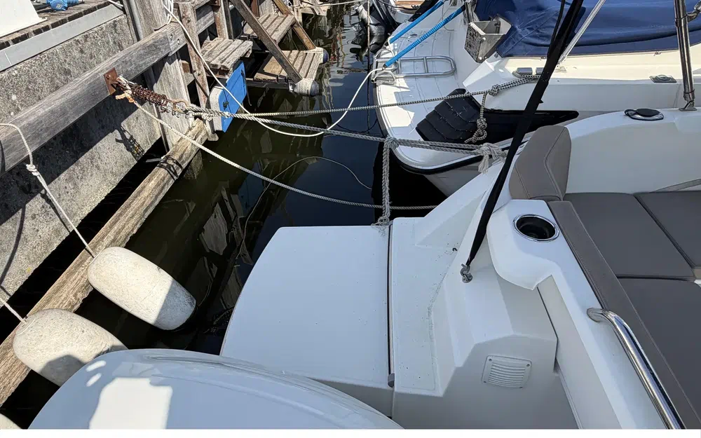 slider 3 Beneteau Antares 8 OB V2
