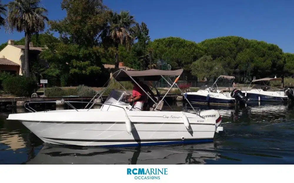 slider 1 B2 Marine CAP FERRET 522 OPEN
