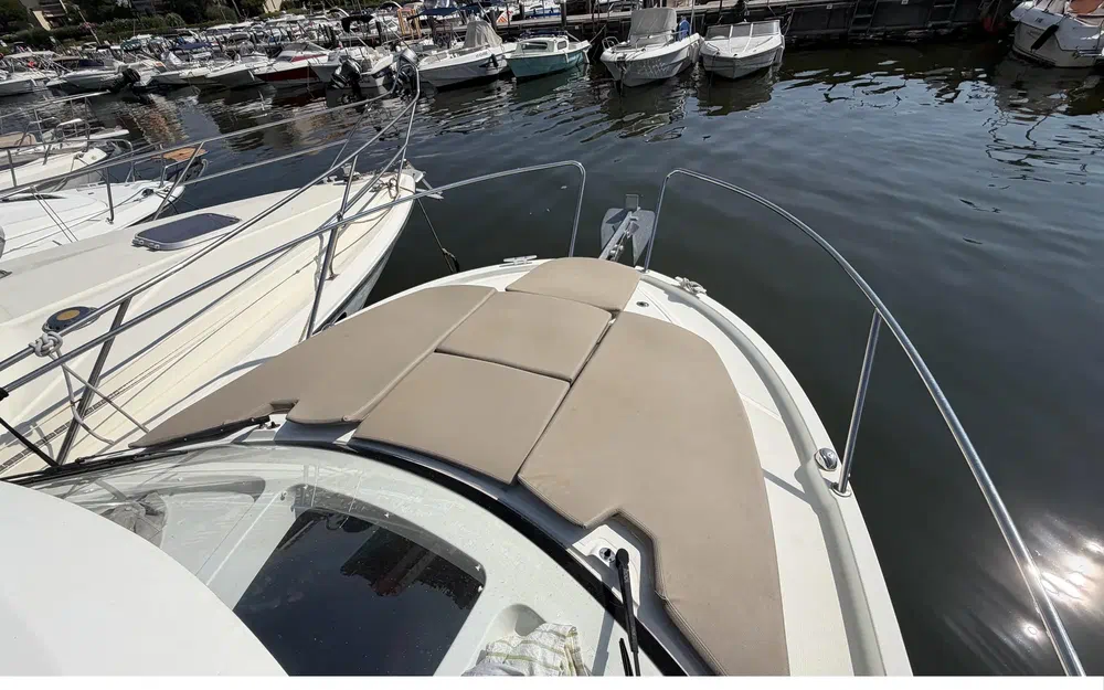slider 9 Beneteau Antares 8 OB V2