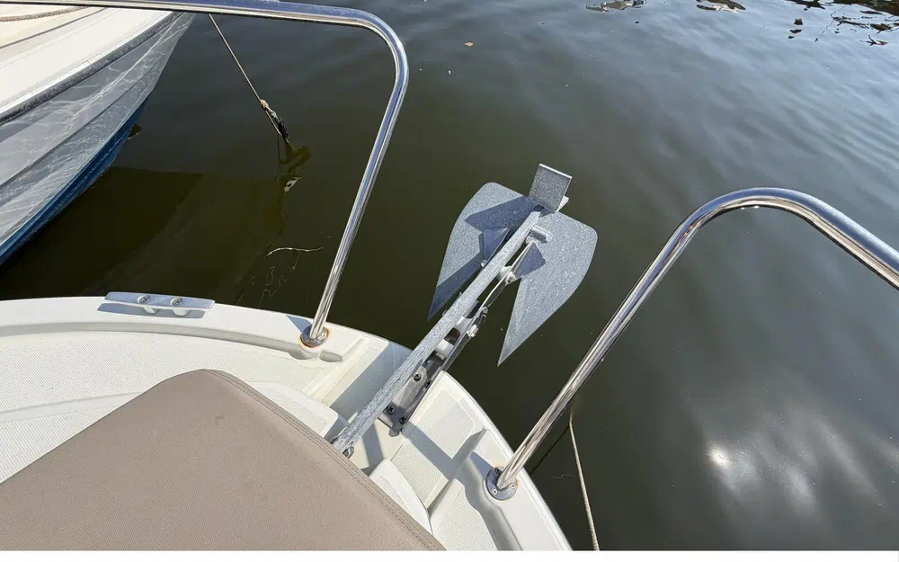 slider 10 Beneteau Antares 8 OB V2